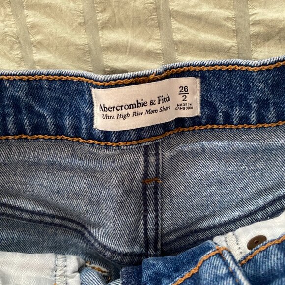 A&F Abercrombie High Rise Mom Jean Shorts Women's US Size 26 (2) - Picture 3 of 4